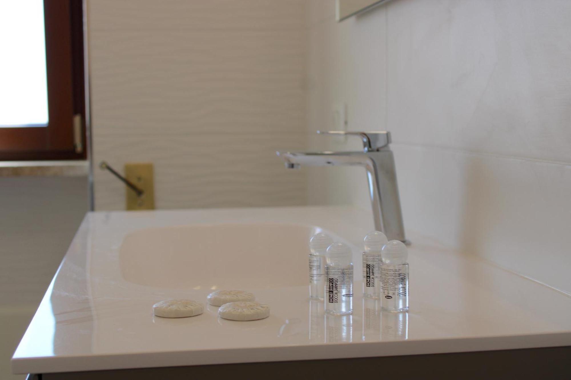 Helios Apartment Lecce Bagian luar foto
